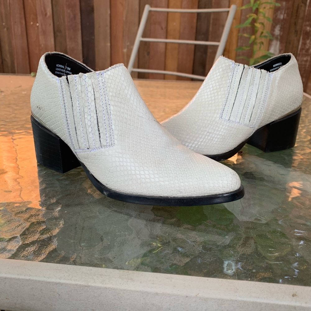 Steve Madden “snake pattern” boots